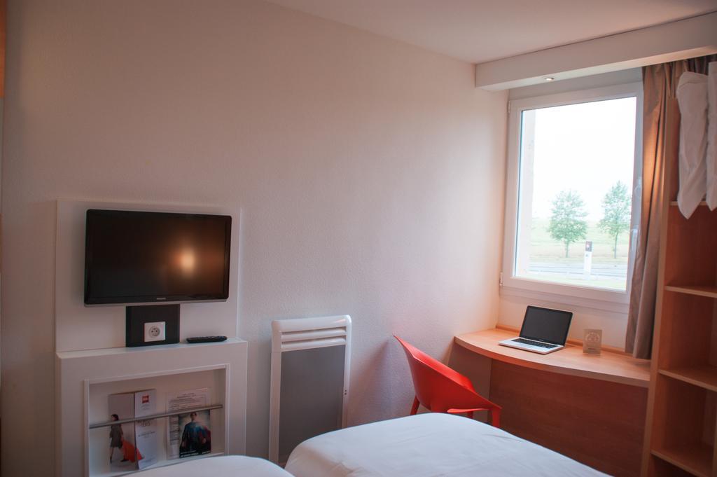 Ibis Rambouillet Hotell Eksteriør bilde