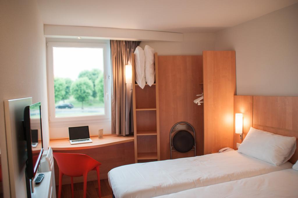 Ibis Rambouillet Hotell Eksteriør bilde
