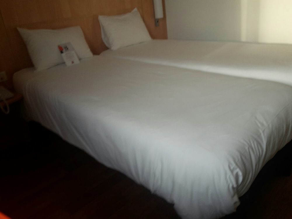 Ibis Rambouillet Hotell Eksteriør bilde