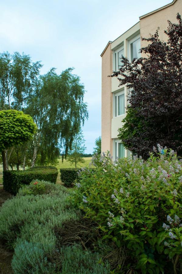 Ibis Rambouillet Hotell Eksteriør bilde
