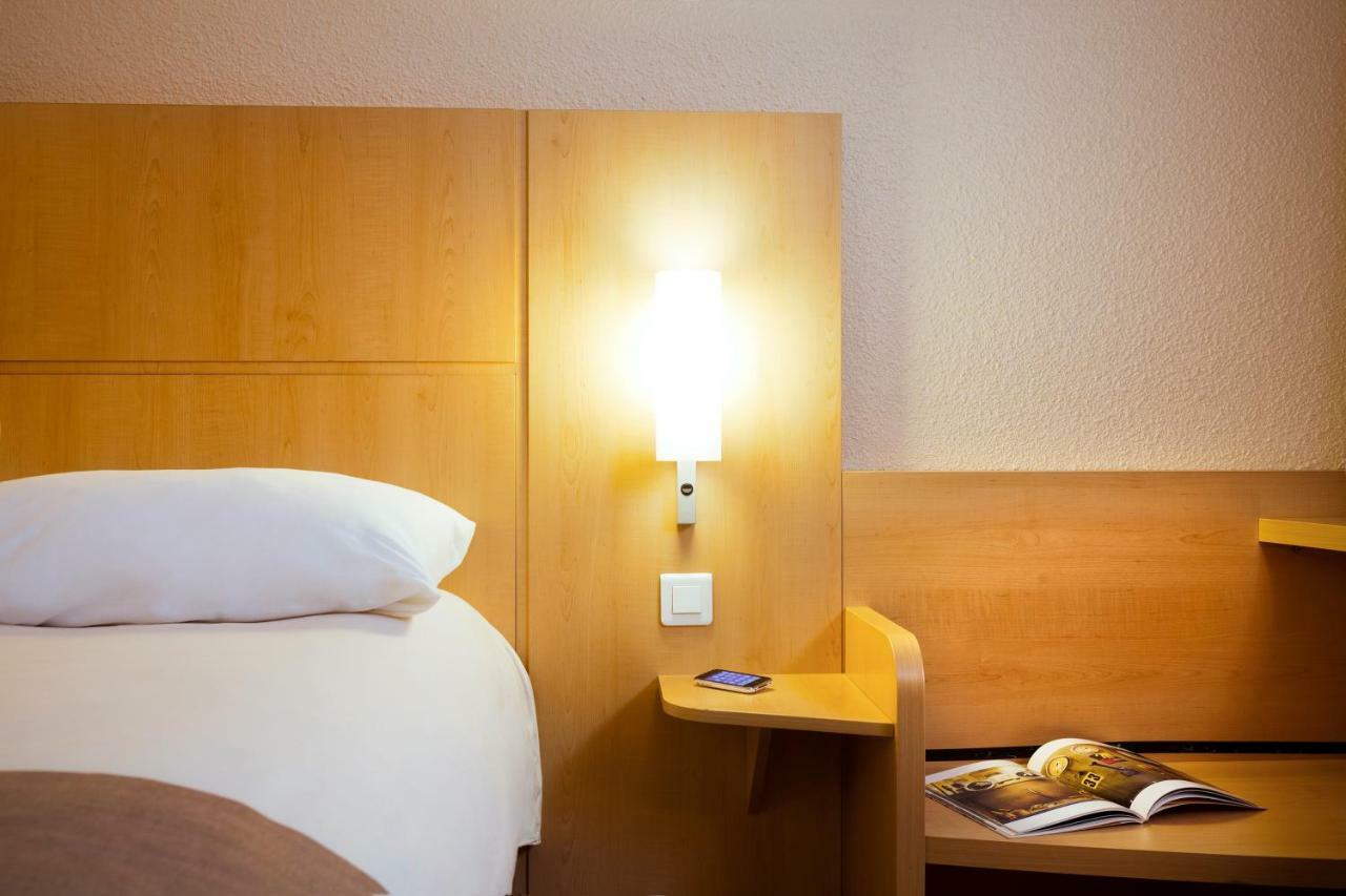 Ibis Rambouillet Hotell Eksteriør bilde